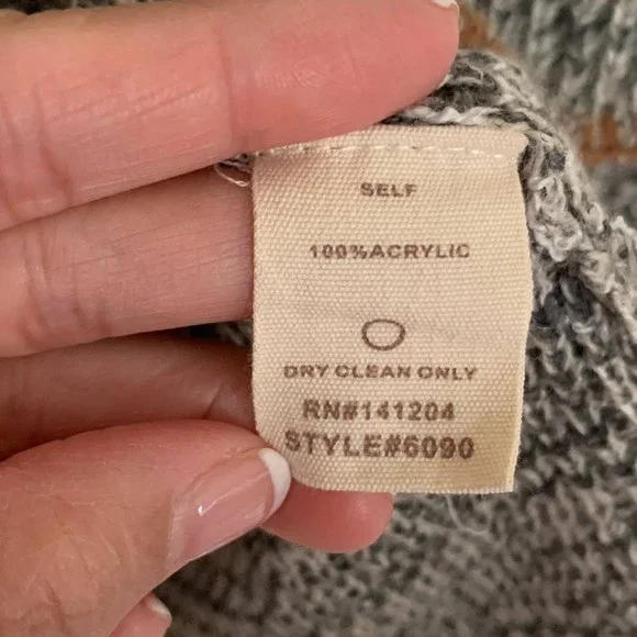 Hem & Thread Knit Pullover Sweater - Medium - Picture 7 of 7